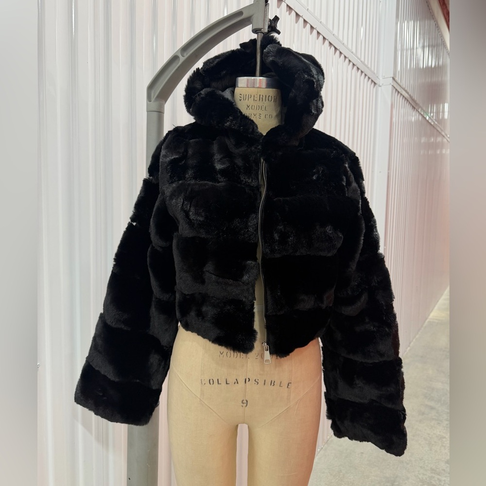 Women's Black Faux Fur Hoodie Jacket - Picture 6 of 10